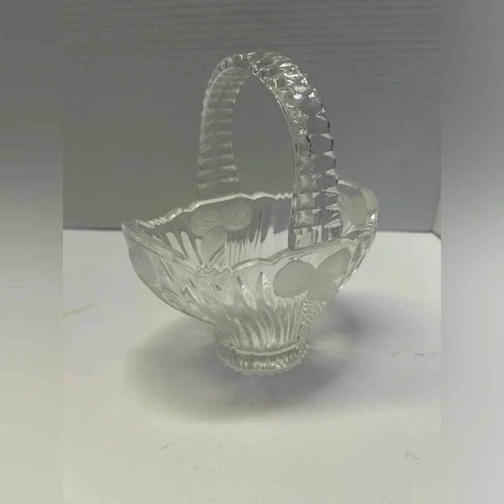 Vintage Crystal Basket‎ with Handle Clear Glass Candy Dish Vanity Decor